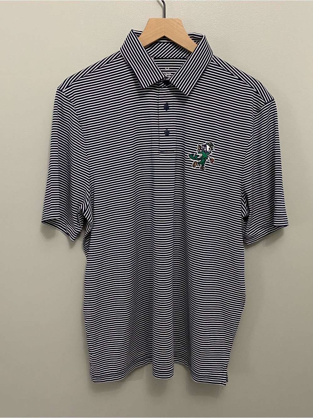 Under Armour Notre Dame Fighting Irish Golf Leprechaun Stripe Polo Mens L NWT - Picture 12 of 13
